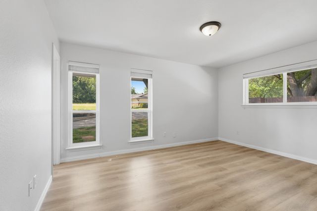 925 Lake North Road, Rowlett, TX 75089