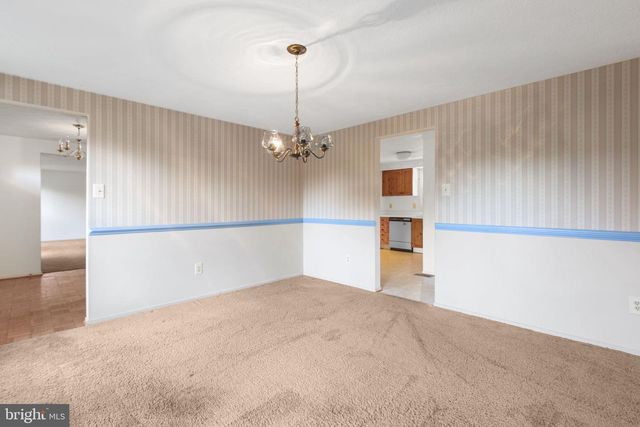 105 SPRINGWOOD DR, Fredericksburg, VA 22401
