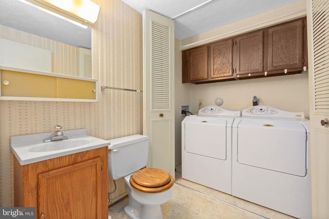 105 SPRINGWOOD DR, Fredericksburg, VA 22401