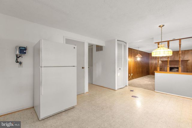 105 SPRINGWOOD DR, Fredericksburg, VA 22401