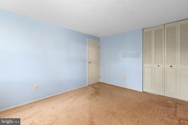 105 SPRINGWOOD DR, Fredericksburg, VA 22401