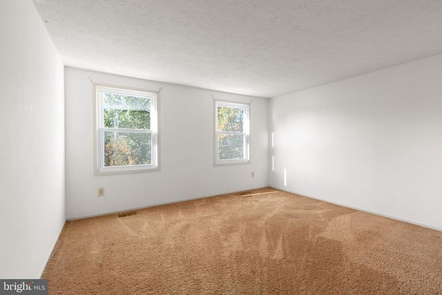 105 SPRINGWOOD DR, Fredericksburg, VA 22401