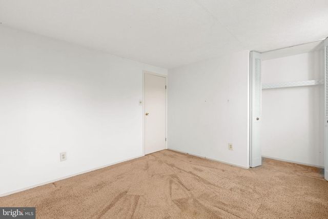 105 SPRINGWOOD DR, Fredericksburg, VA 22401
