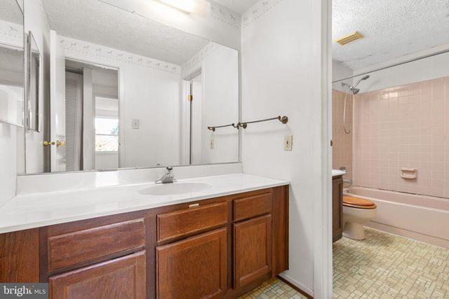 105 SPRINGWOOD DR, Fredericksburg, VA 22401