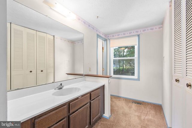 105 SPRINGWOOD DR, Fredericksburg, VA 22401