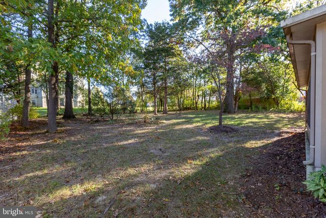 105 SPRINGWOOD DR, Fredericksburg, VA 22401