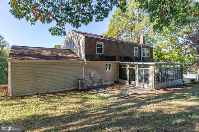 105 SPRINGWOOD DR, Fredericksburg, VA 22401
