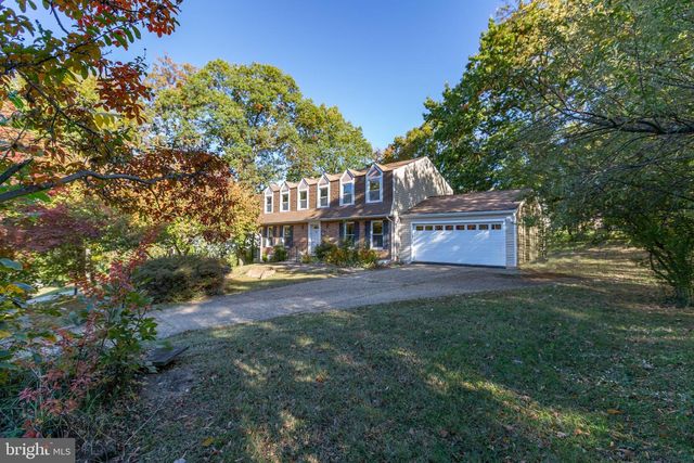 105 SPRINGWOOD DR, Fredericksburg, VA 22401