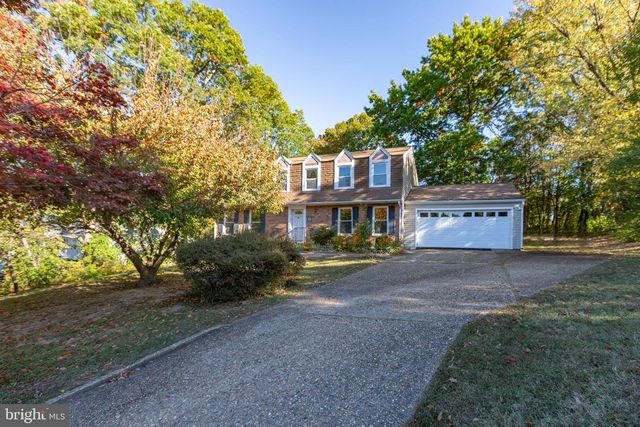105 SPRINGWOOD DR, Fredericksburg, VA 22401