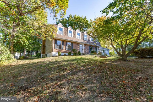 105 SPRINGWOOD DR, Fredericksburg, VA 22401