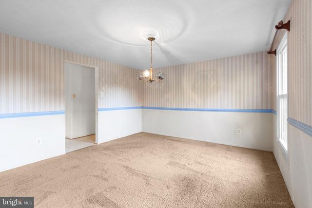 105 SPRINGWOOD DR, Fredericksburg, VA 22401