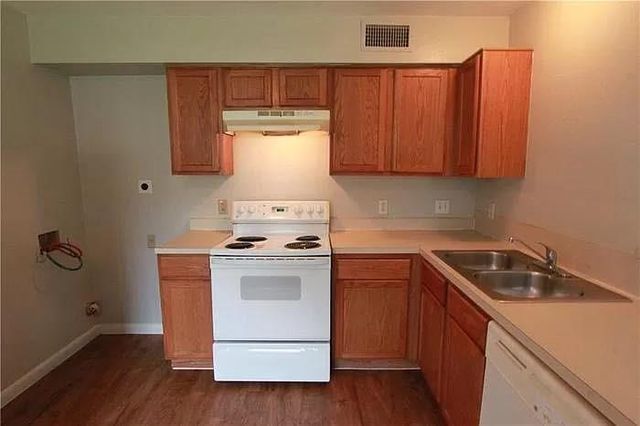 7206 Twin Crest DR 102, Austin, TX 78752