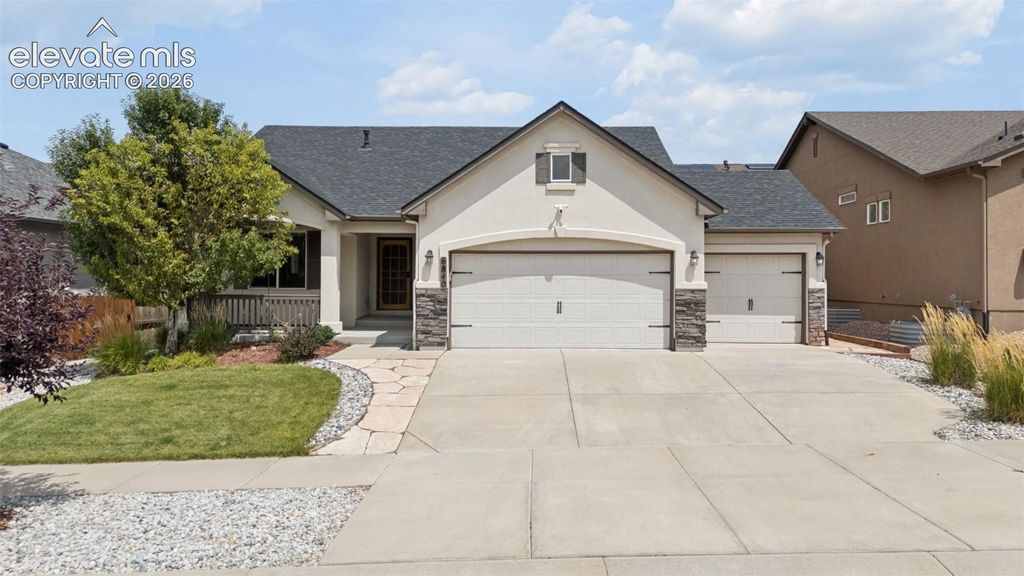6840 Mustang Rim Drive, Colorado Springs, CO 80923 — exterior