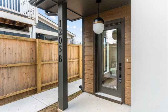 1205B 14th Ave, S, Nashville, TN 37212