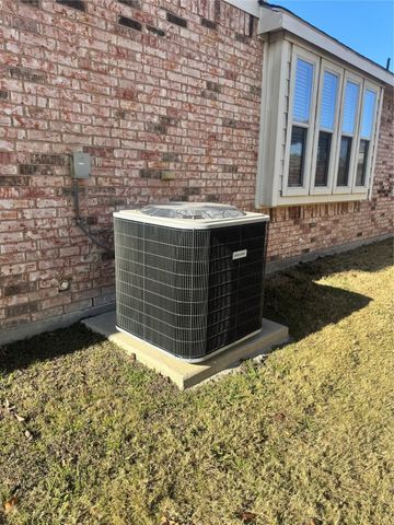 436 Baverton Lane, Fort Worth, TX 76052