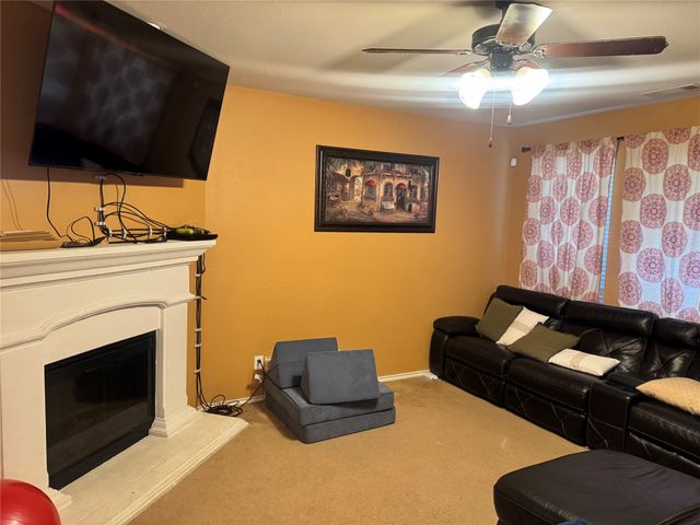 436 Baverton Lane, Fort Worth, TX 76052