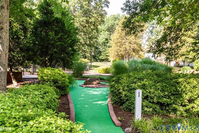 8319 Hampton Valley Dr, Chesterfield, VA 23832