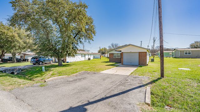 1568 Reef Drive, Pelican Bay, TX 76020