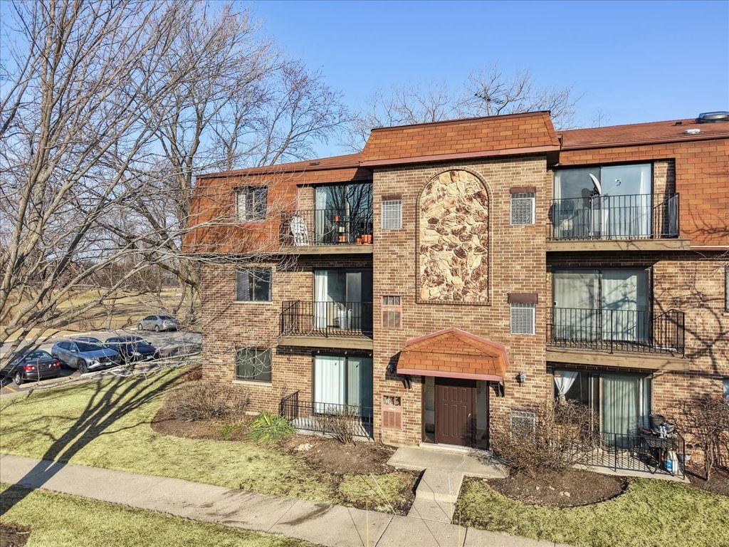 113 W Brandon Court E31, Palatine, IL 60067