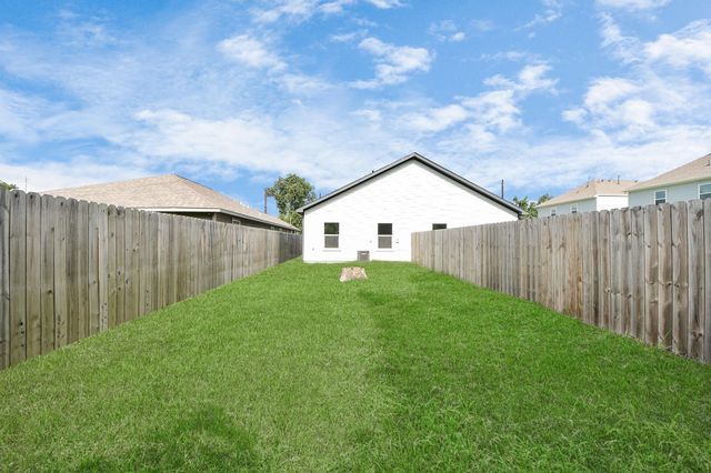 7502 Sandle Street A, Houston, TX 77088