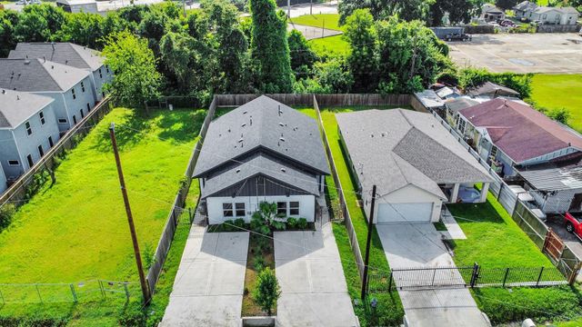 7502 Sandle Street A, Houston, TX 77088