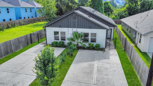 7502 Sandle Street A, Houston, TX 77088