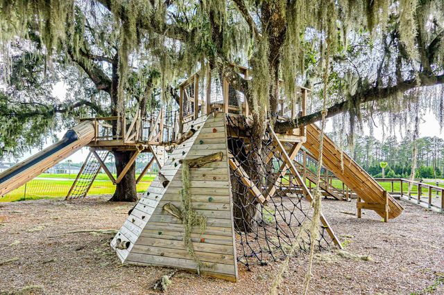 196 Red Barn Rd, St Augustine, FL 32092