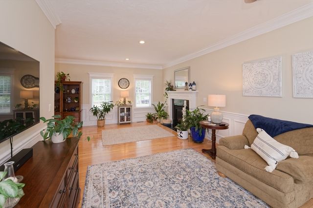 192 Rebecca Rd, Northbridge, MA 01588