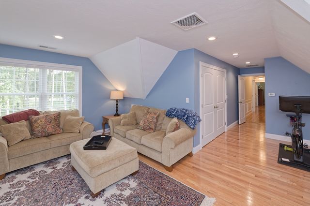192 Rebecca Rd, Northbridge, MA 01588