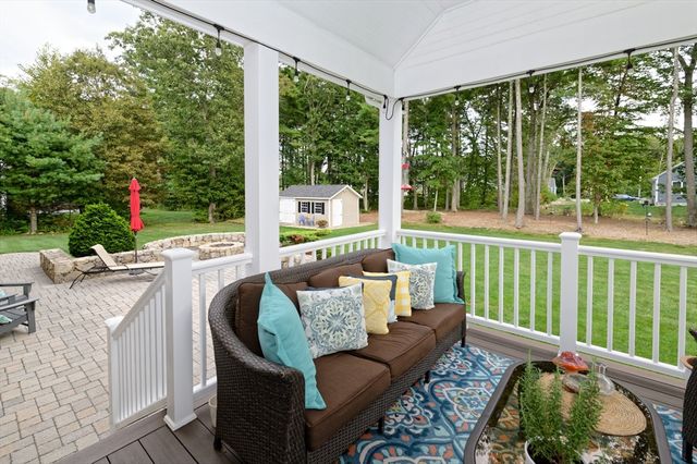 192 Rebecca Rd, Northbridge, MA 01588