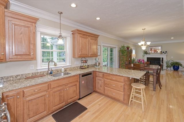 192 Rebecca Rd, Northbridge, MA 01588