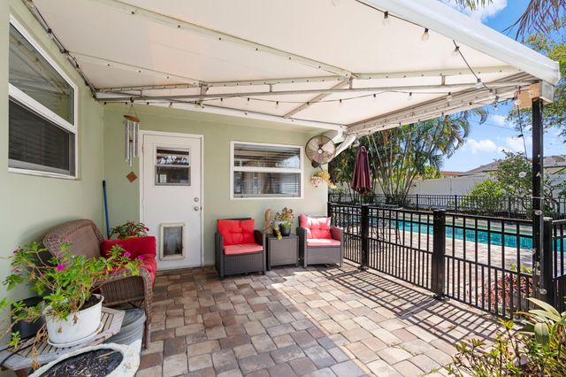 200 SW 5th Street, Boca Raton, FL 33432