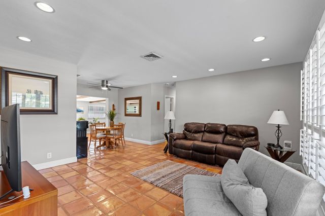 200 SW 5th Street, Boca Raton, FL 33432