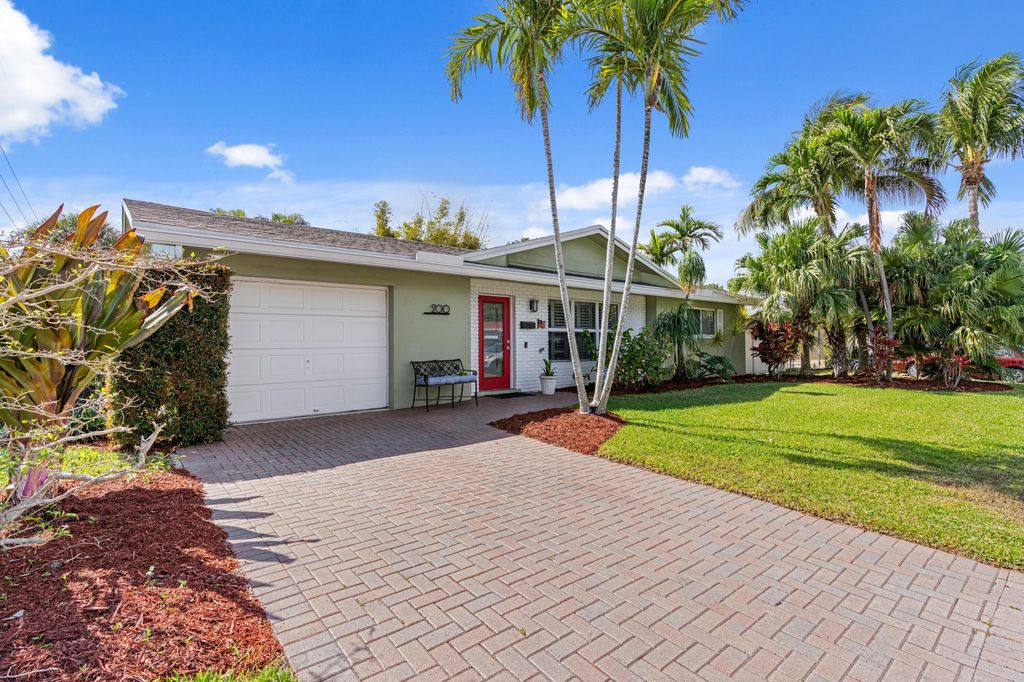 200 SW 5th Street, Boca Raton, FL 33432