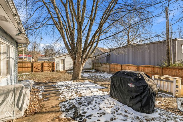 17 Center Street, Greenfield, IN 46140