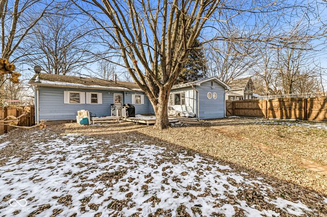 17 Center Street, Greenfield, IN 46140