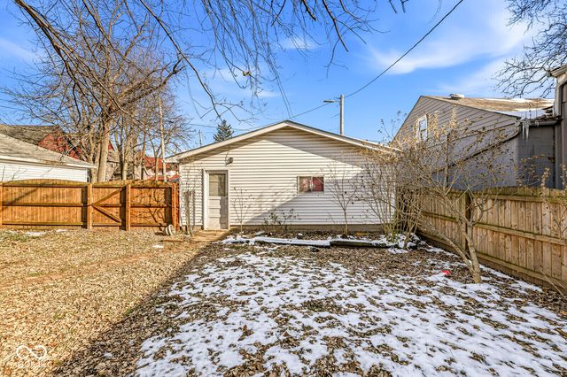 17 Center Street, Greenfield, IN 46140