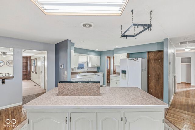 17 Center Street, Greenfield, IN 46140