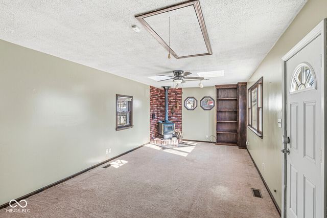 17 Center Street, Greenfield, IN 46140