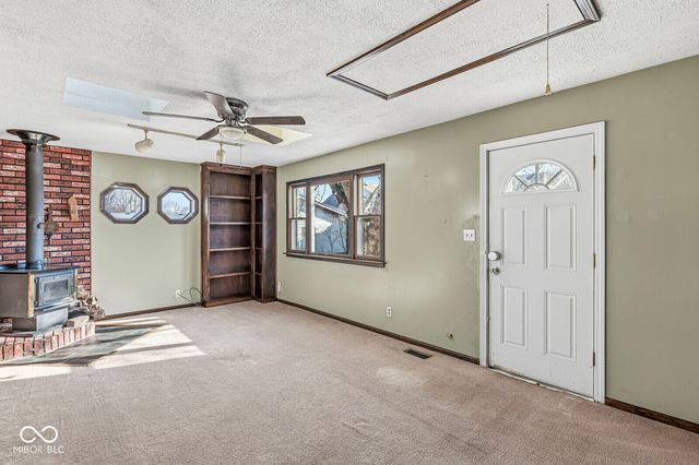 17 Center Street, Greenfield, IN 46140