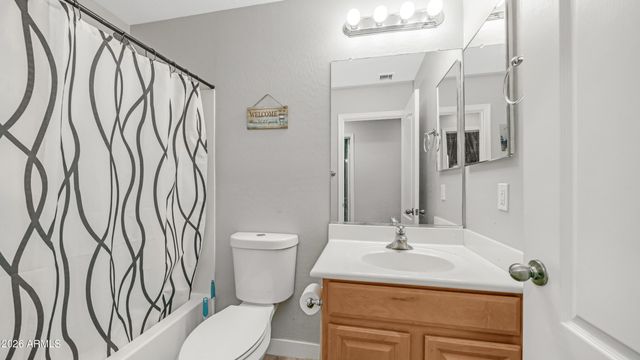 1740 E KELSI Avenue, San Tan Valley, AZ 85140