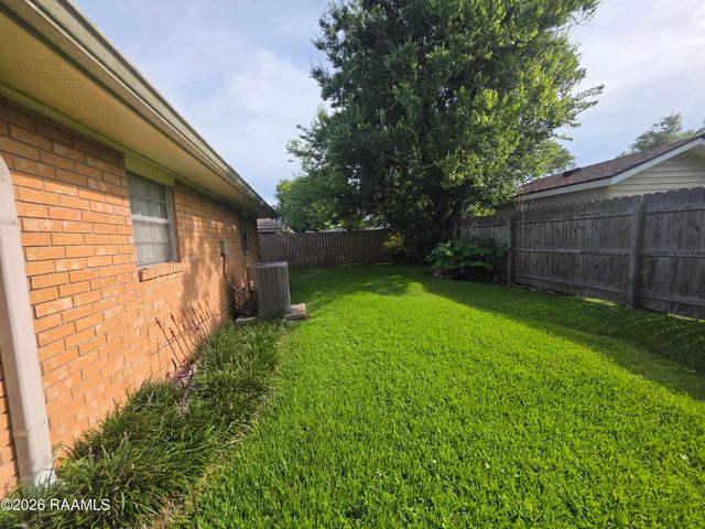 200 Cottonwood Drive, Lafayette, LA 70506
