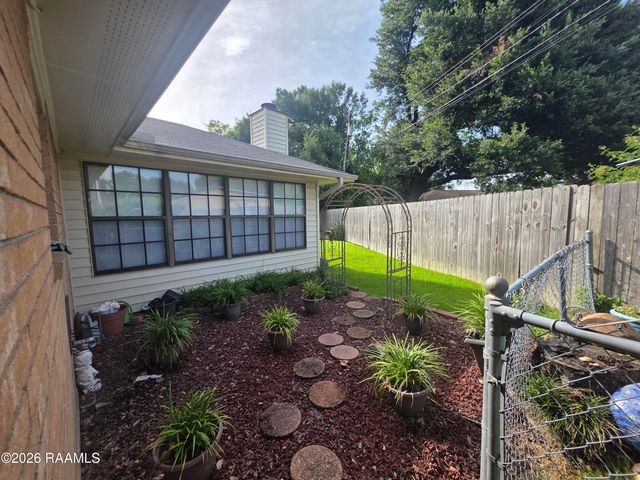 200 Cottonwood Drive, Lafayette, LA 70506
