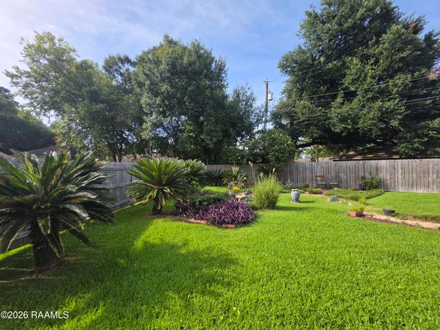 200 Cottonwood Drive, Lafayette, LA 70506
