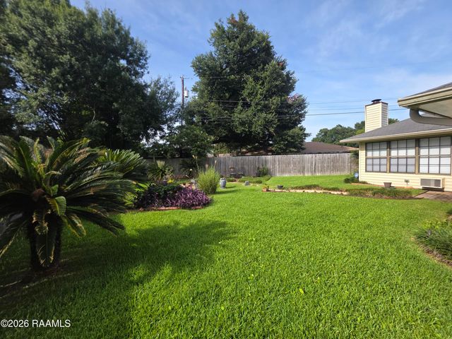 200 Cottonwood Drive, Lafayette, LA 70506