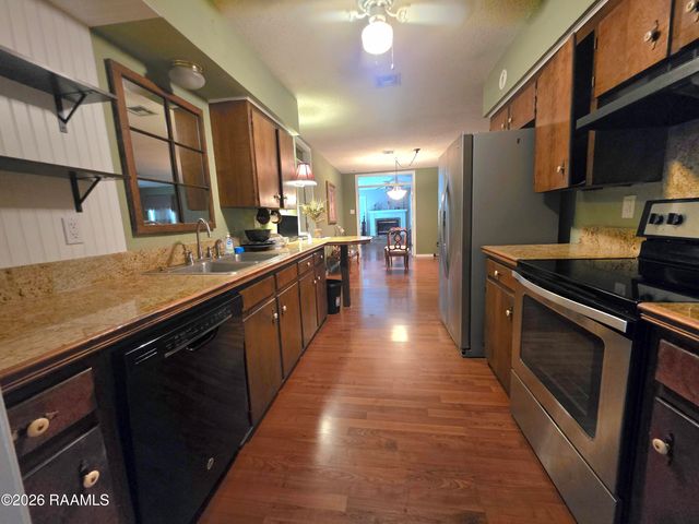 200 Cottonwood Drive, Lafayette, LA 70506