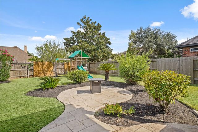 1619 Caledonia Trail, Sugar Land, TX 77479