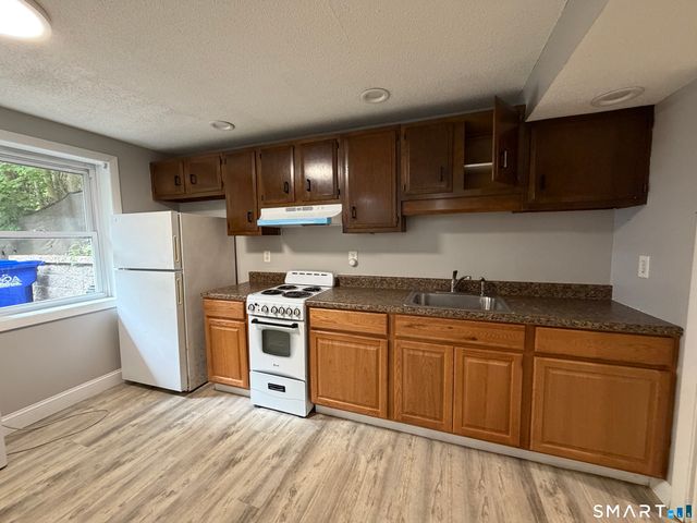 54 Monroe Street D-1, Branford, CT 06405