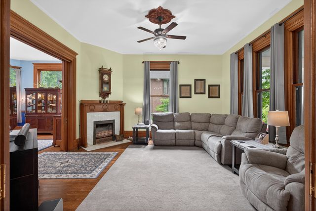 229 W LEXINGTON Avenue, Danville, KY 40422