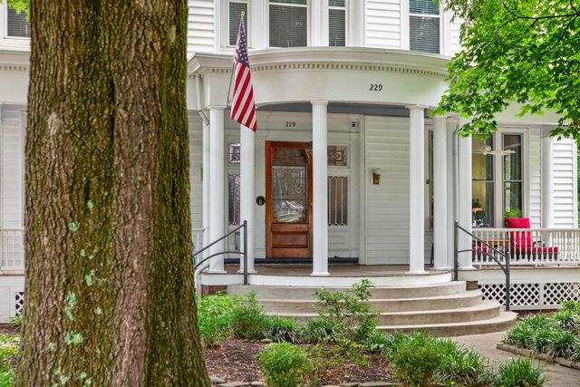 229 W LEXINGTON Avenue, Danville, KY 40422